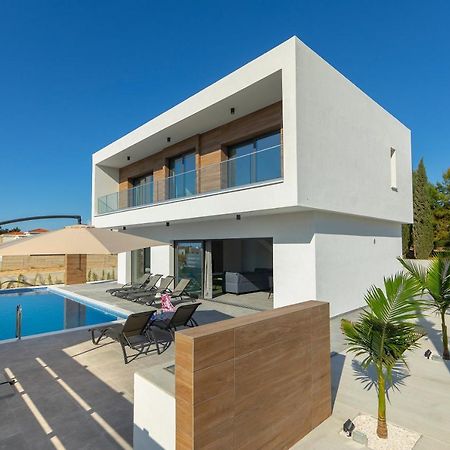 Villa Andre, Walking Distance To Coral Bay Peyia Bagian luar foto