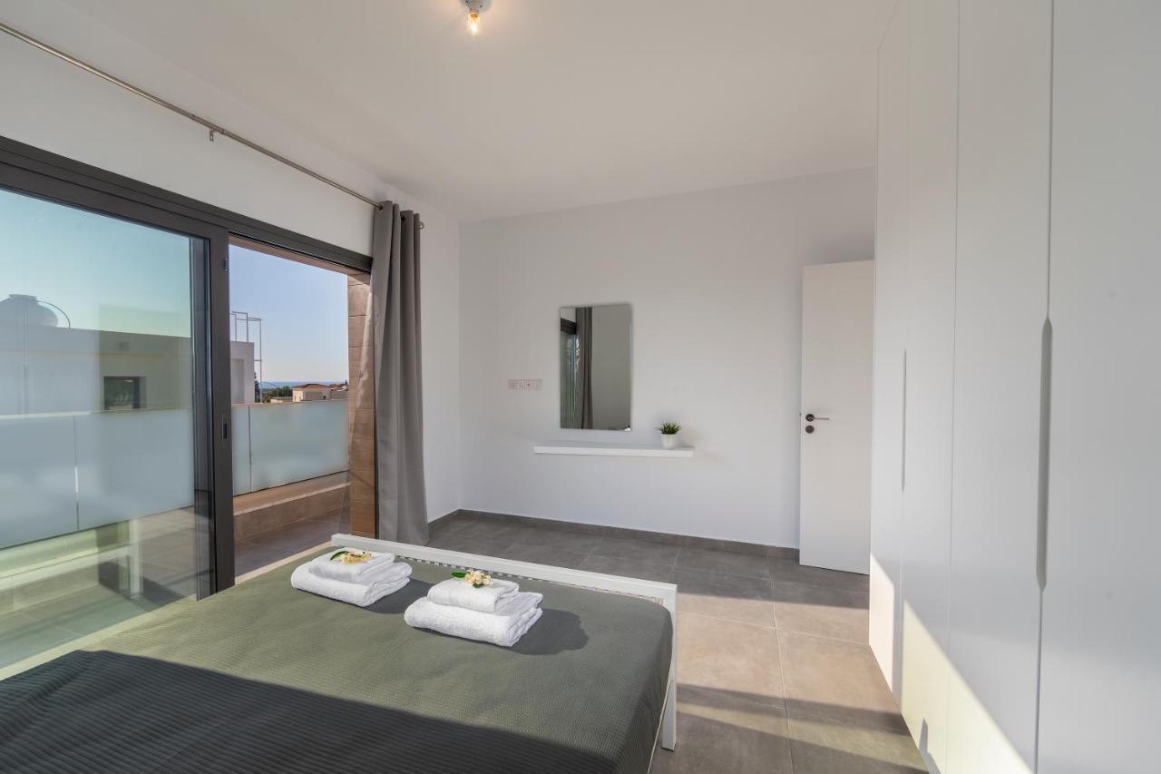 Villa Andre, Walking Distance To Coral Bay Peyia Bagian luar foto
