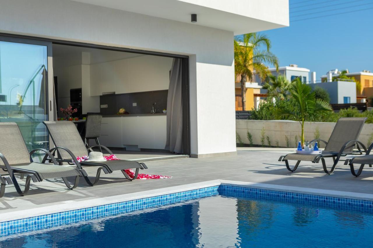 Villa Andre, Walking Distance To Coral Bay Peyia Bagian luar foto