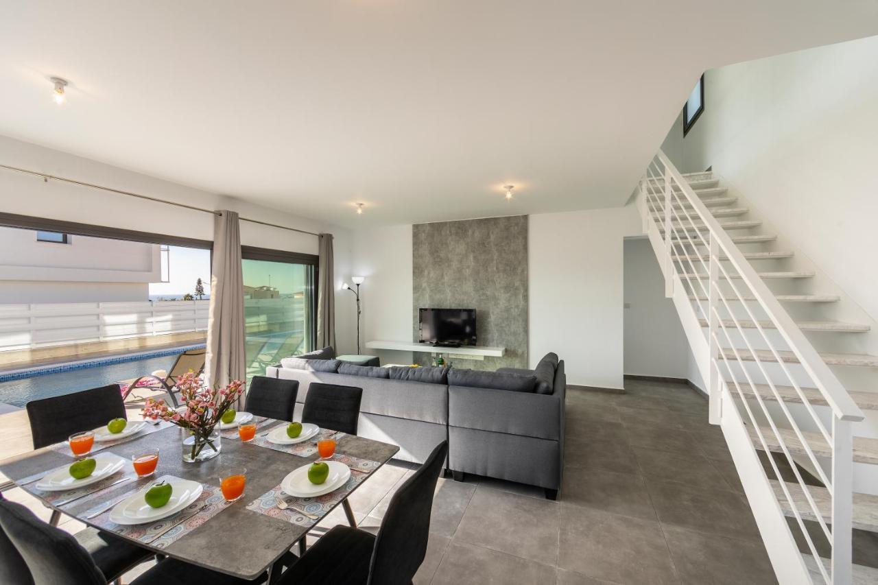 Villa Andre, Walking Distance To Coral Bay Peyia Bagian luar foto