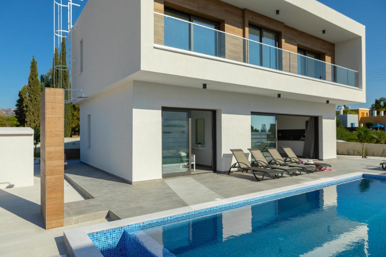 Villa Andre, Walking Distance To Coral Bay Peyia Bagian luar foto
