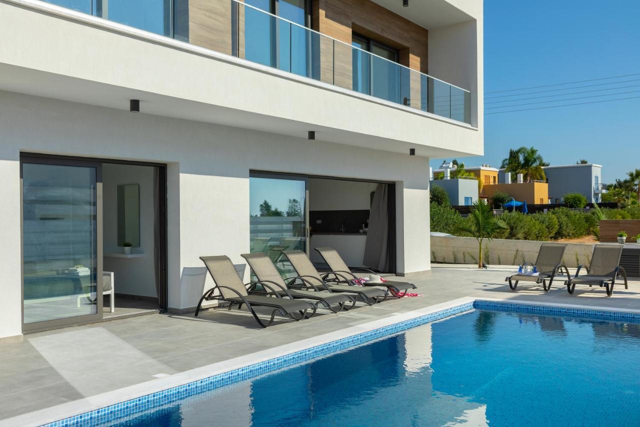 Villa Andre, Walking Distance To Coral Bay Peyia Bagian luar foto