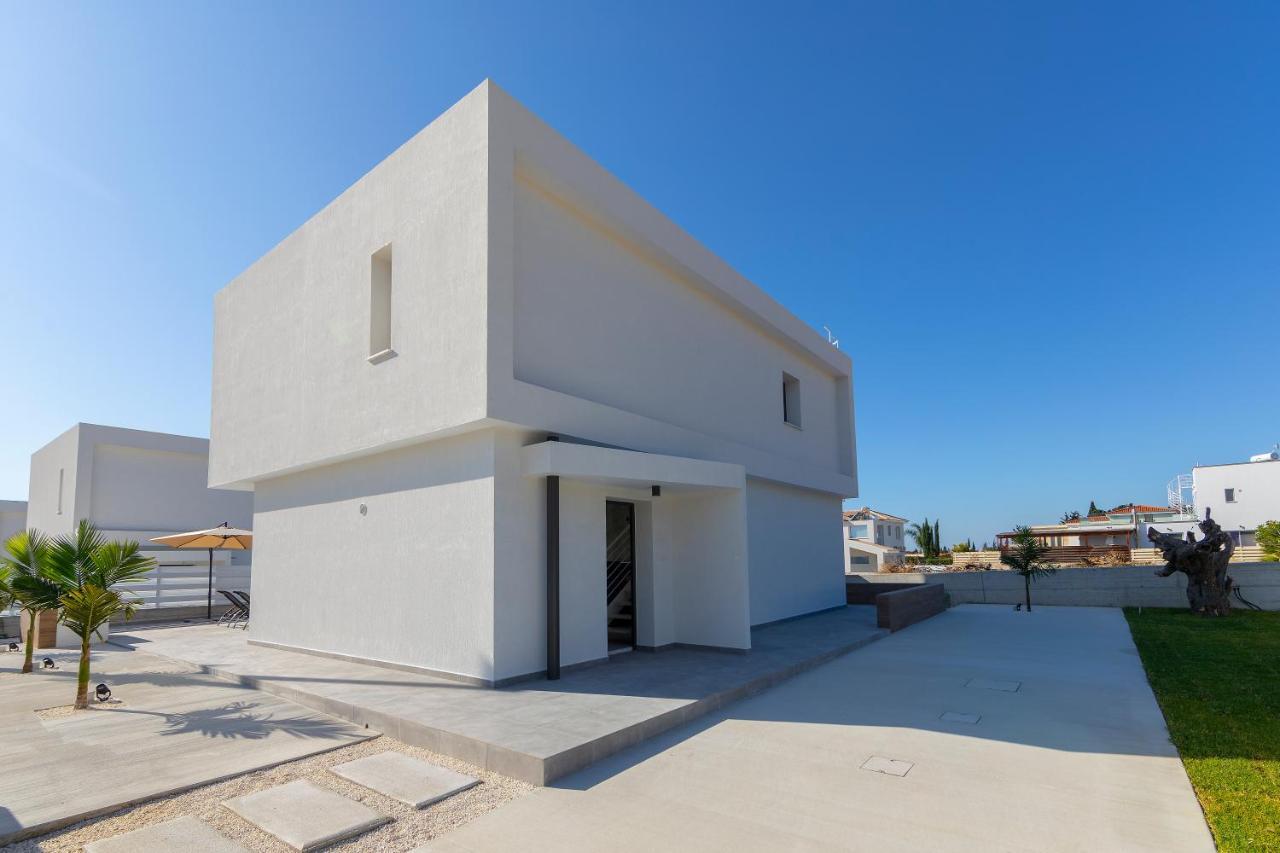 Villa Andre, Walking Distance To Coral Bay Peyia Bagian luar foto